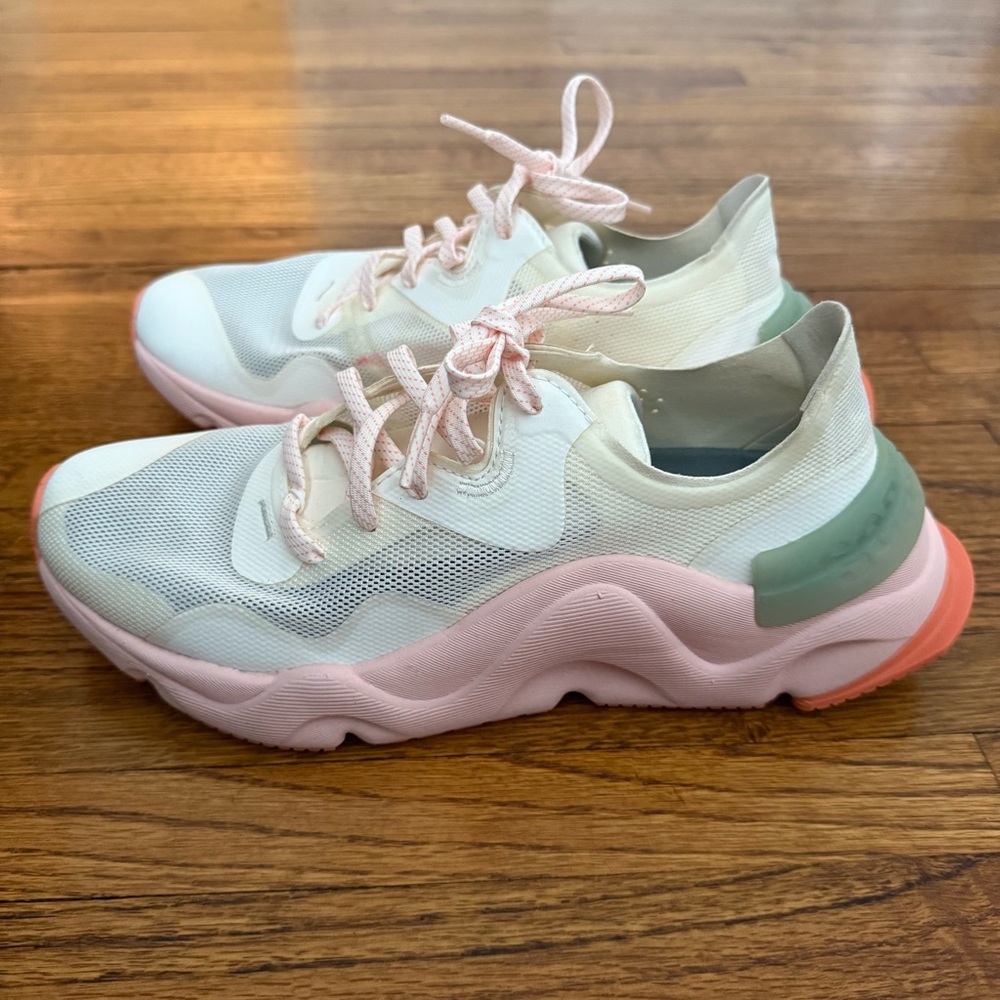 Sorel Kinetic Rnegd Float in Sea Salt and Paradiso Peach